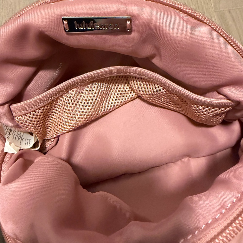 Lululemon Feeling Ready Bag - Picture 3 of 4